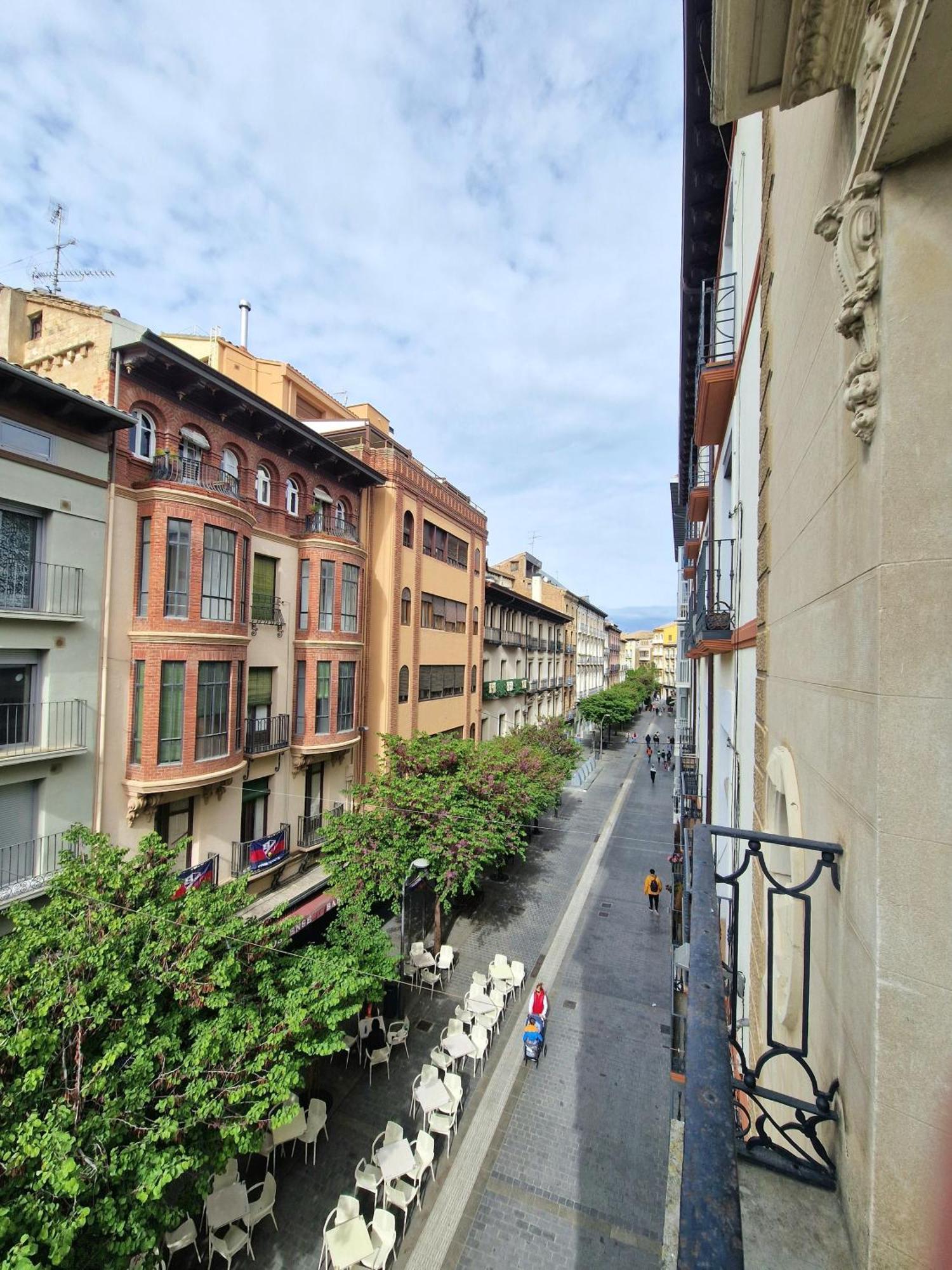 Hostal Rugaca Huesca Exteriör bild