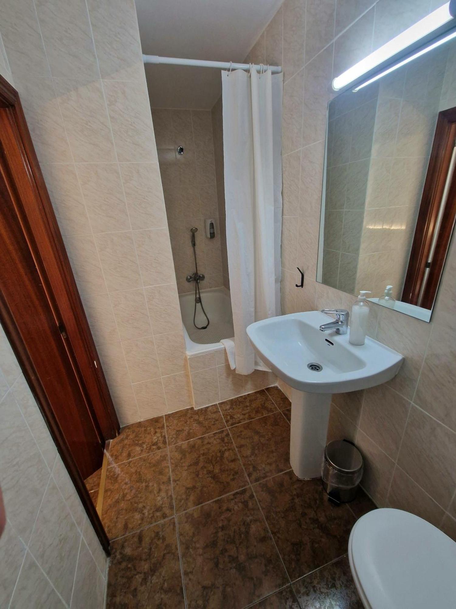 Hostal Rugaca Huesca Exteriör bild