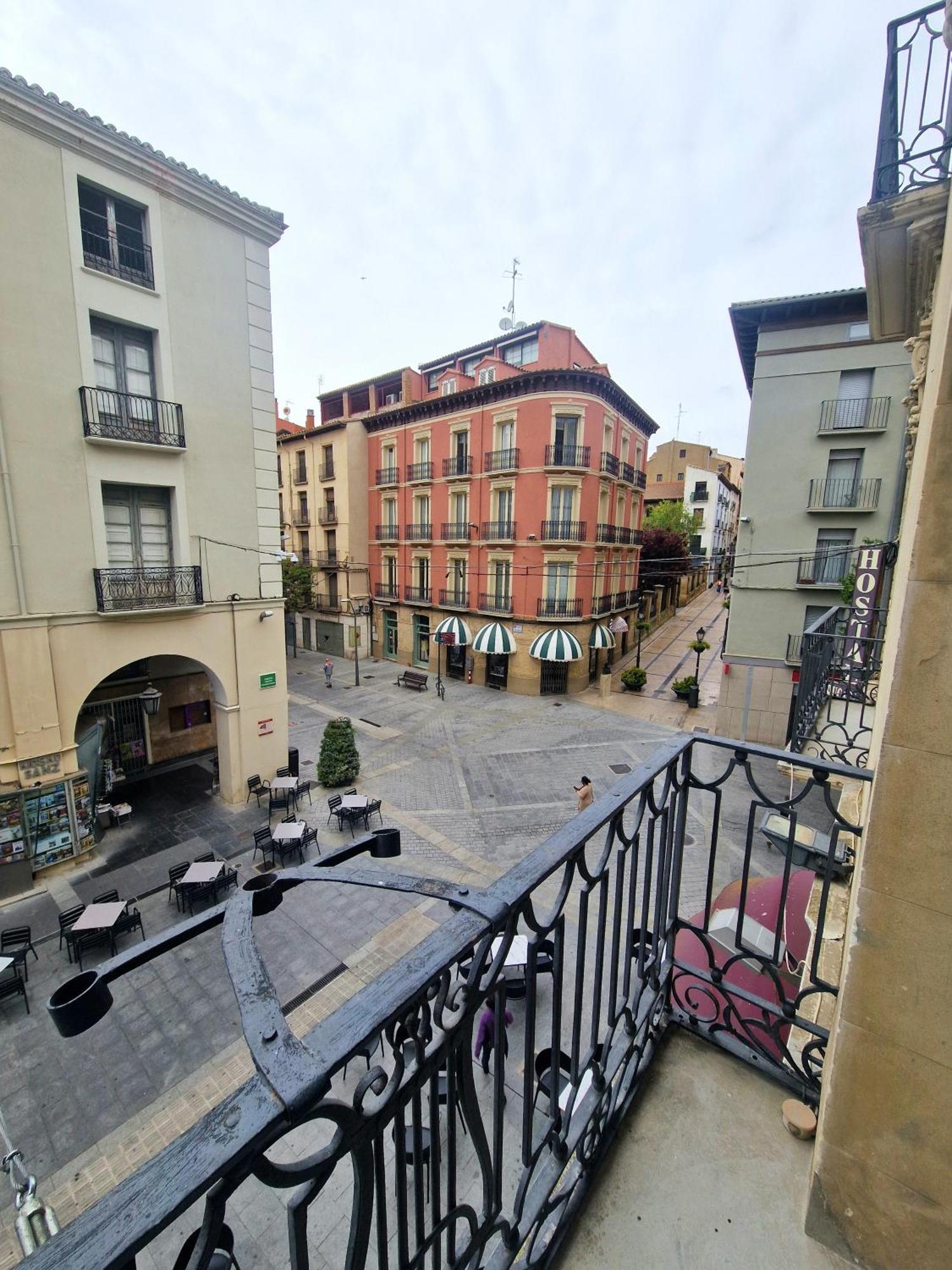 Hostal Rugaca Huesca Exteriör bild