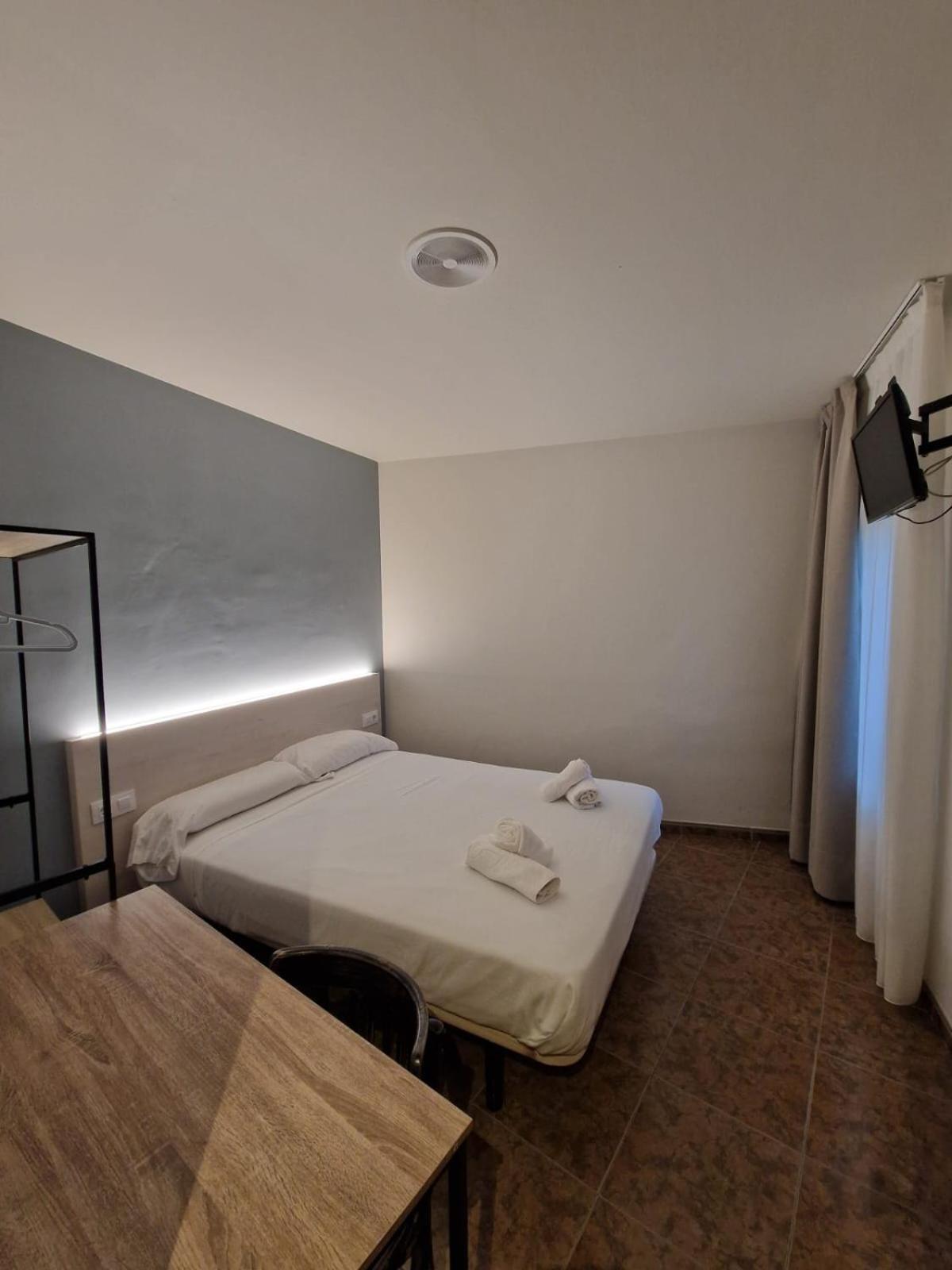 Hostal Rugaca Huesca Exteriör bild